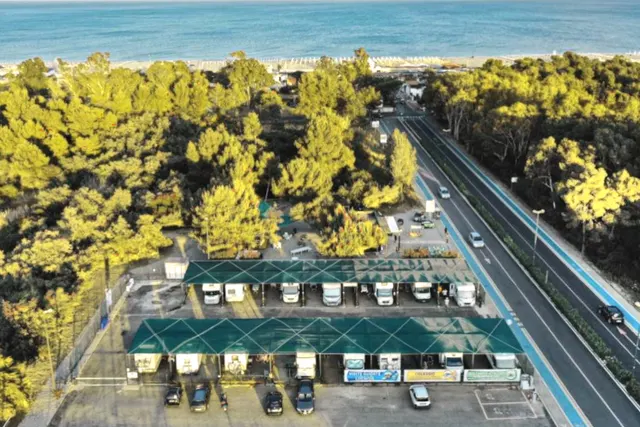 Area Camper Policoro Autog Manolio
