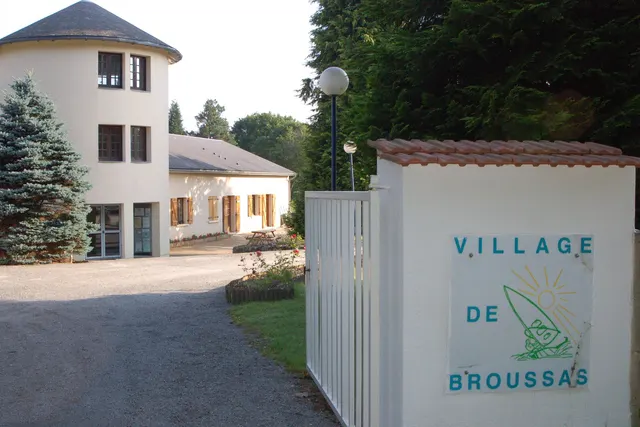 Camping les Pitouilles - Centre de vacances de Broussas