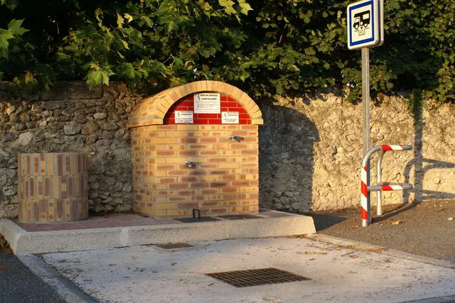 Aire communale de Saint-Léon-sur-l'Isle