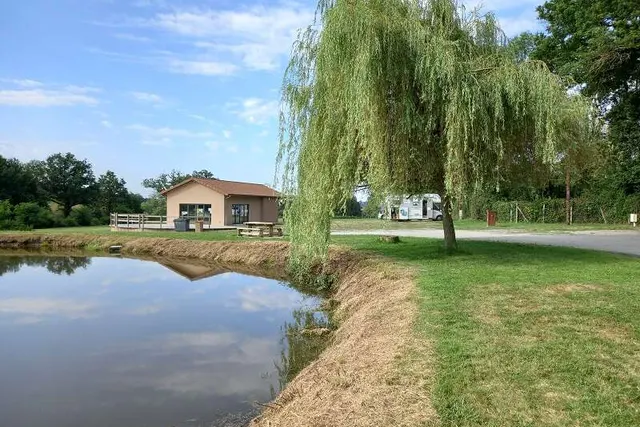 Camping Les Jonchères