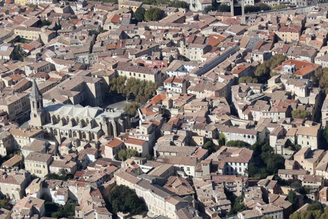 Parking des Amandiers / espace Auzon