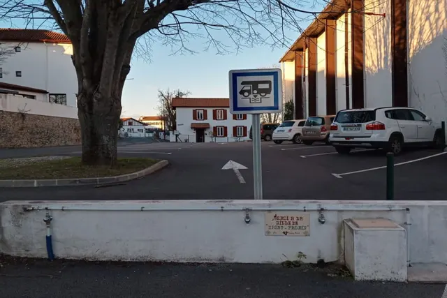 Aire de stationnement de Saint-Palais