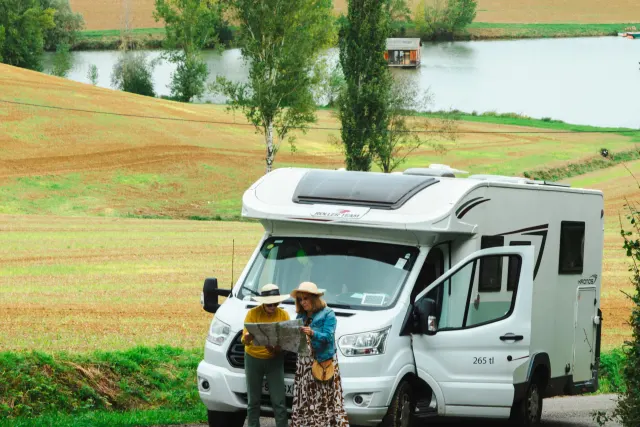 Aire camping-car Beaumarchés