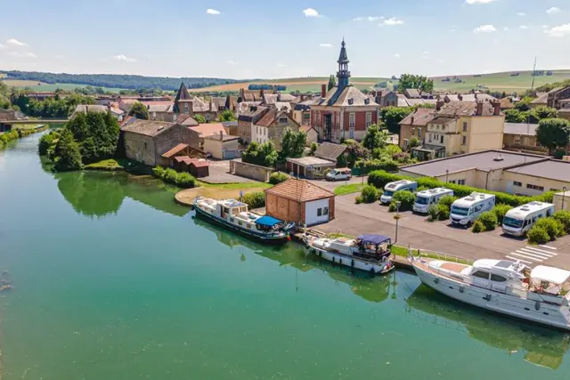 Parking Halte Fluviale