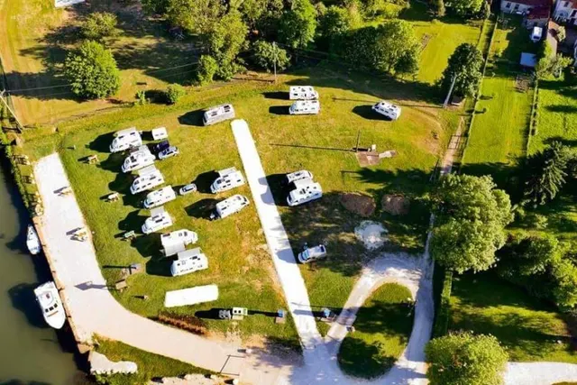 Aire de camping-car Lamarche-sur-Saône