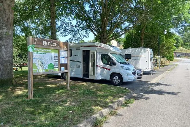 Aire d'accueil camping-car Rives du Vincou