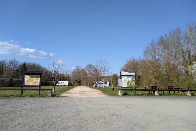 Aire de camping-cars de Saint-Loup-Lamairé