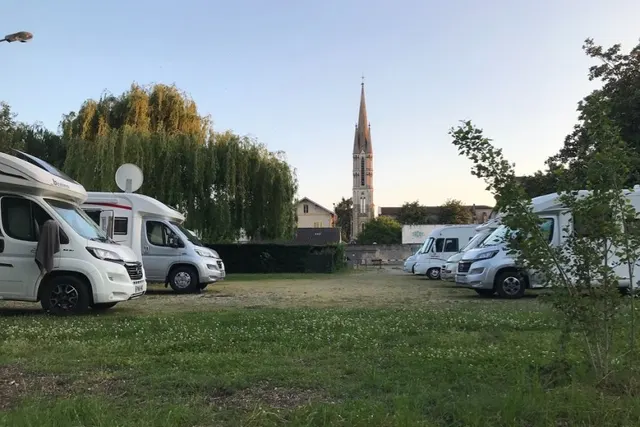 Aire de camping-car de Miramont-de-Guyenne