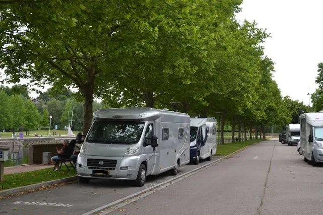 Aire de services pour camping car - Port d'Epinal
