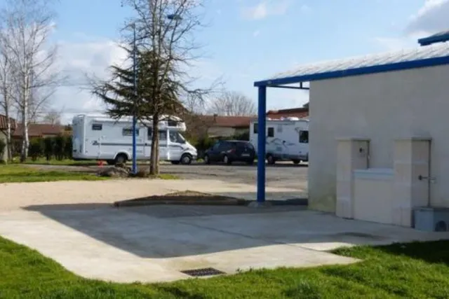 Aire de camping-car de Varès