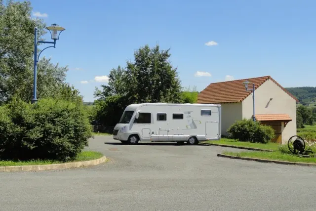 Aire de Camping-car Saint-Marcelin-de-Cray