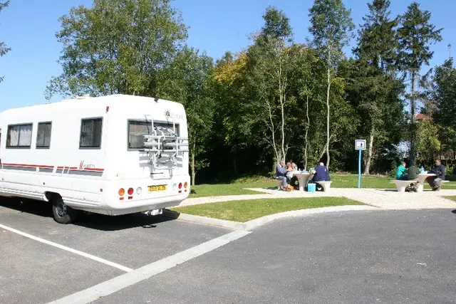 L'aire de camping-cars et de services de Riqueval