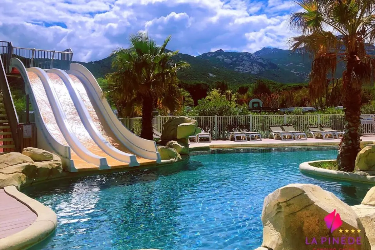 Camping La Pinède