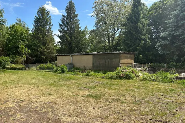 Stellplatz am Stadtrand Saale