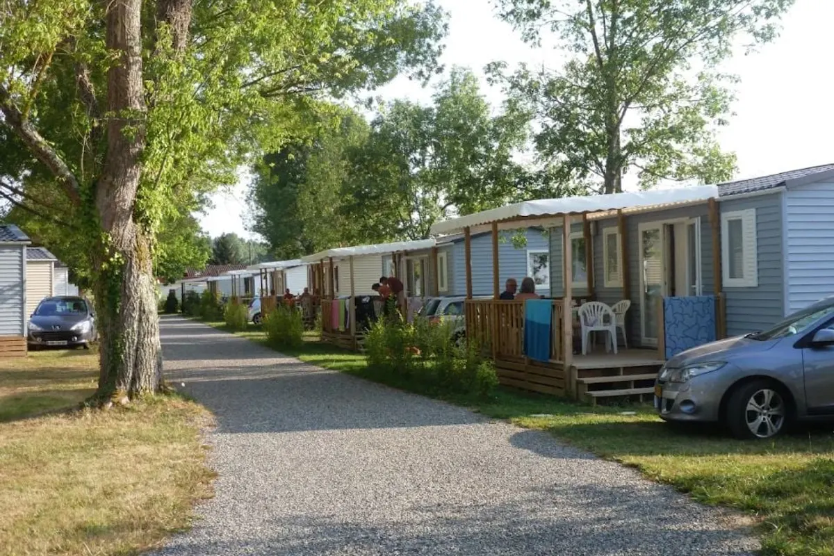 Camping Des Berges Du Gers