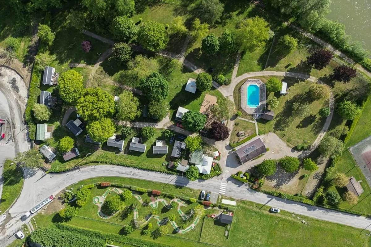 Camping Les Bords Du Guiers