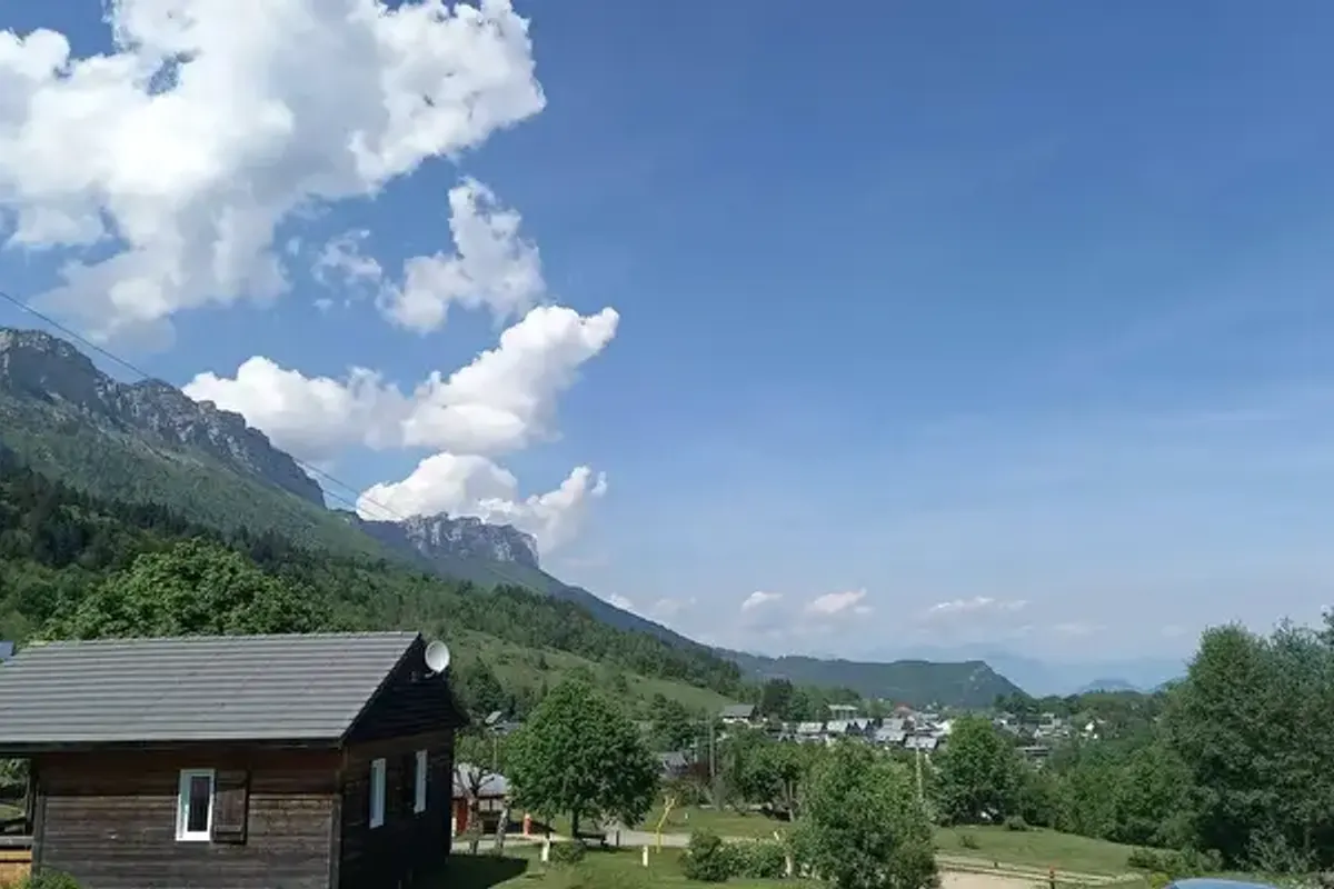 Camping Des Petites Roches - Onlycamp